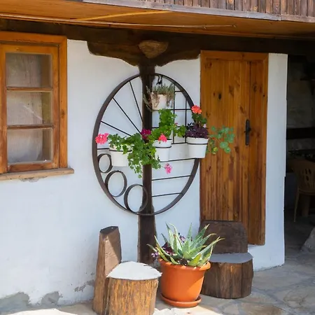 別荘 йовчовата къща